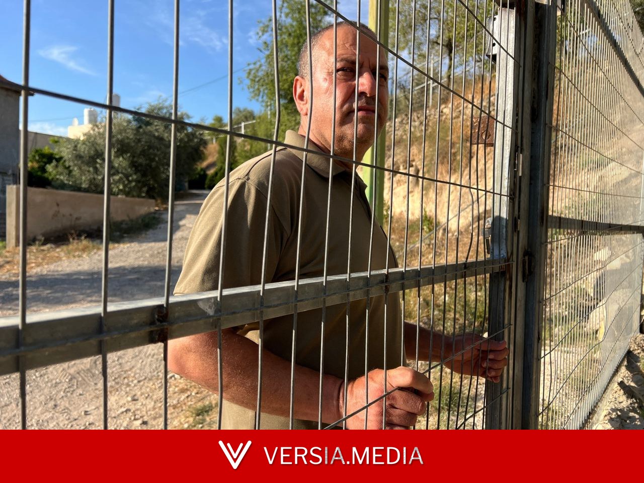 فلسطيني يحصن منزله ليحمي عائلته من اعتداءات المستوطنين