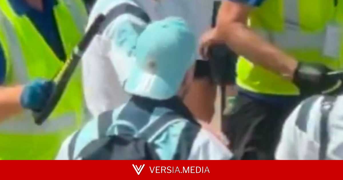 فيديو تفتيش ميسي في مطار أميركي يخطف الأنظار