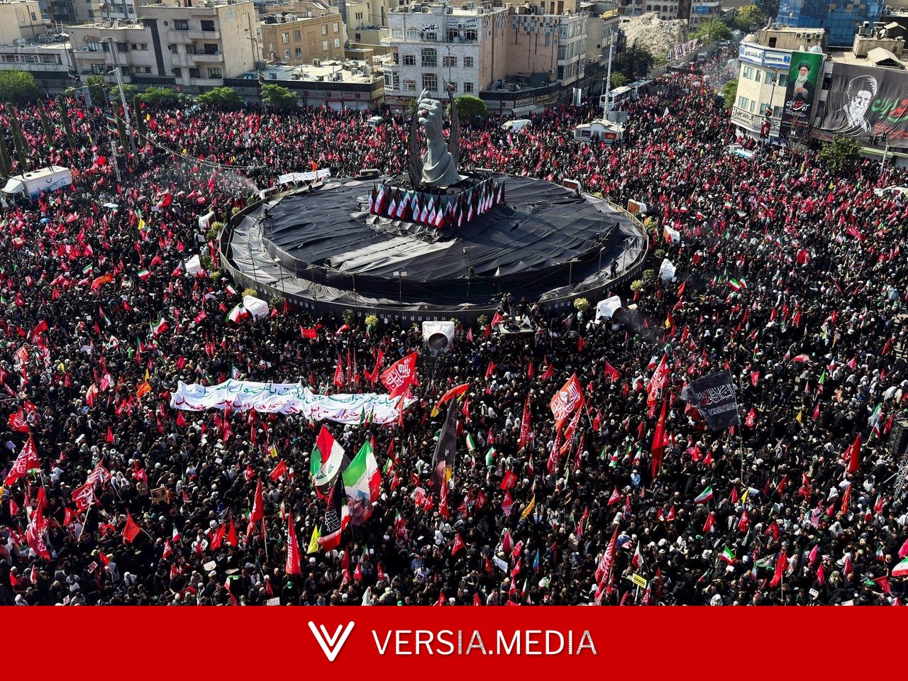 إيران تواصل لليوم الرابع مراسم تشييع خامنئي وسط حشود غفيرة
