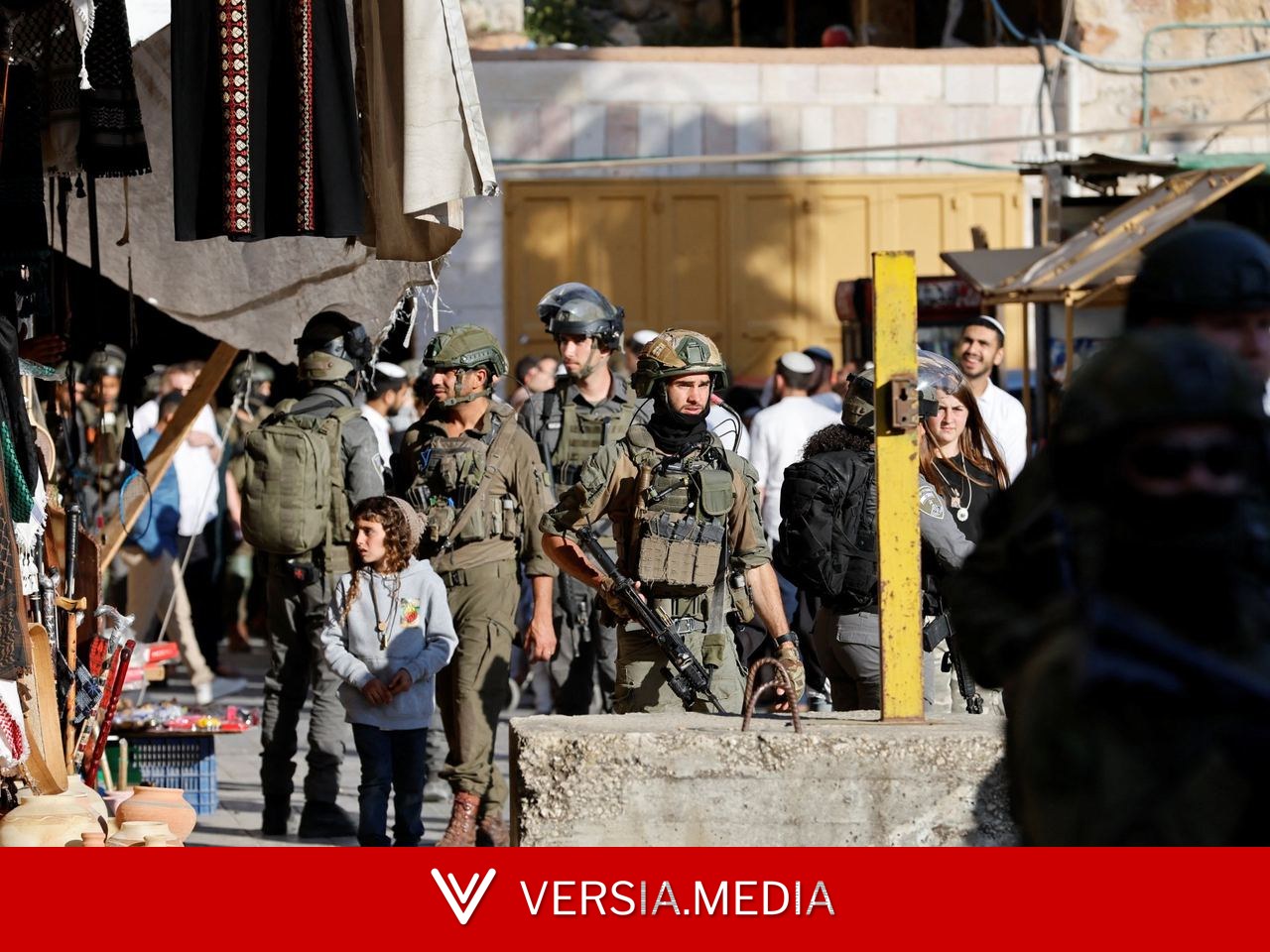اعتقال عشرات الفلسطينيين بالضفة وجيش الاحتلال يحاصر بلدة سنجل