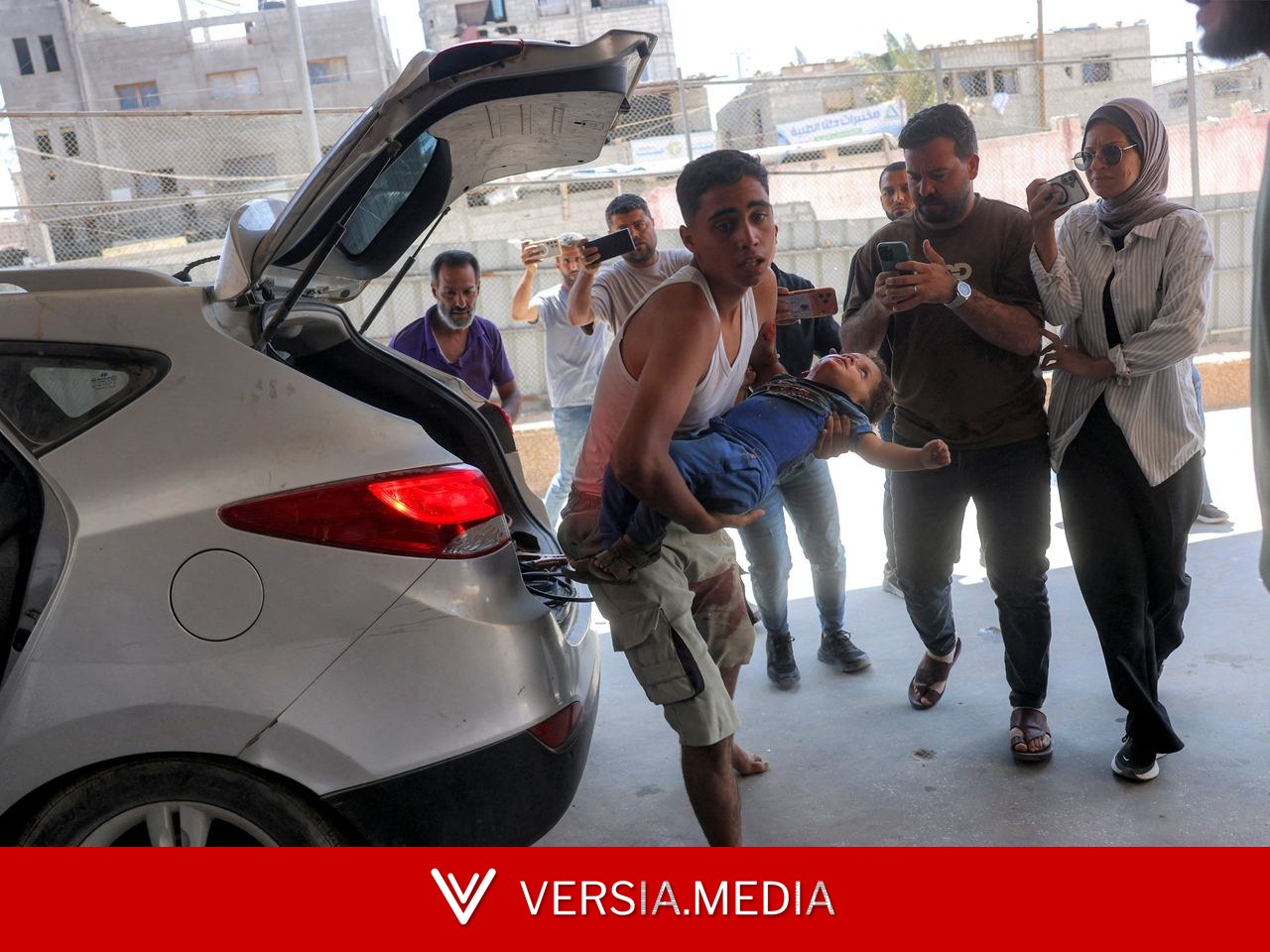 شهداء من عناصر الشرطة بغزة في استهداف الاحتلال سيارة وسط القطاع