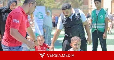 الجارحي عضو التحالف الوطني تُوزع 300 تيشرت لمنتخب مصر على الأطفال بمراكز الشباب بالجيزة